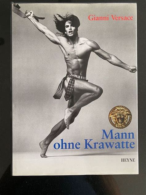 versace mann ohne krawatte|Rezension: Sachbuch: Versaces Helden, befreit von der Krawatte.